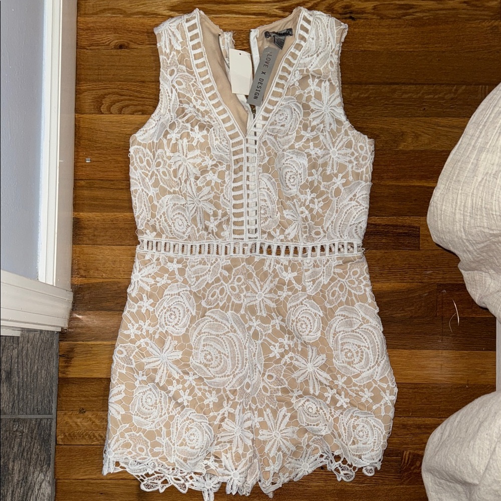 LOVE X DESIGN White Floral Lace Romper